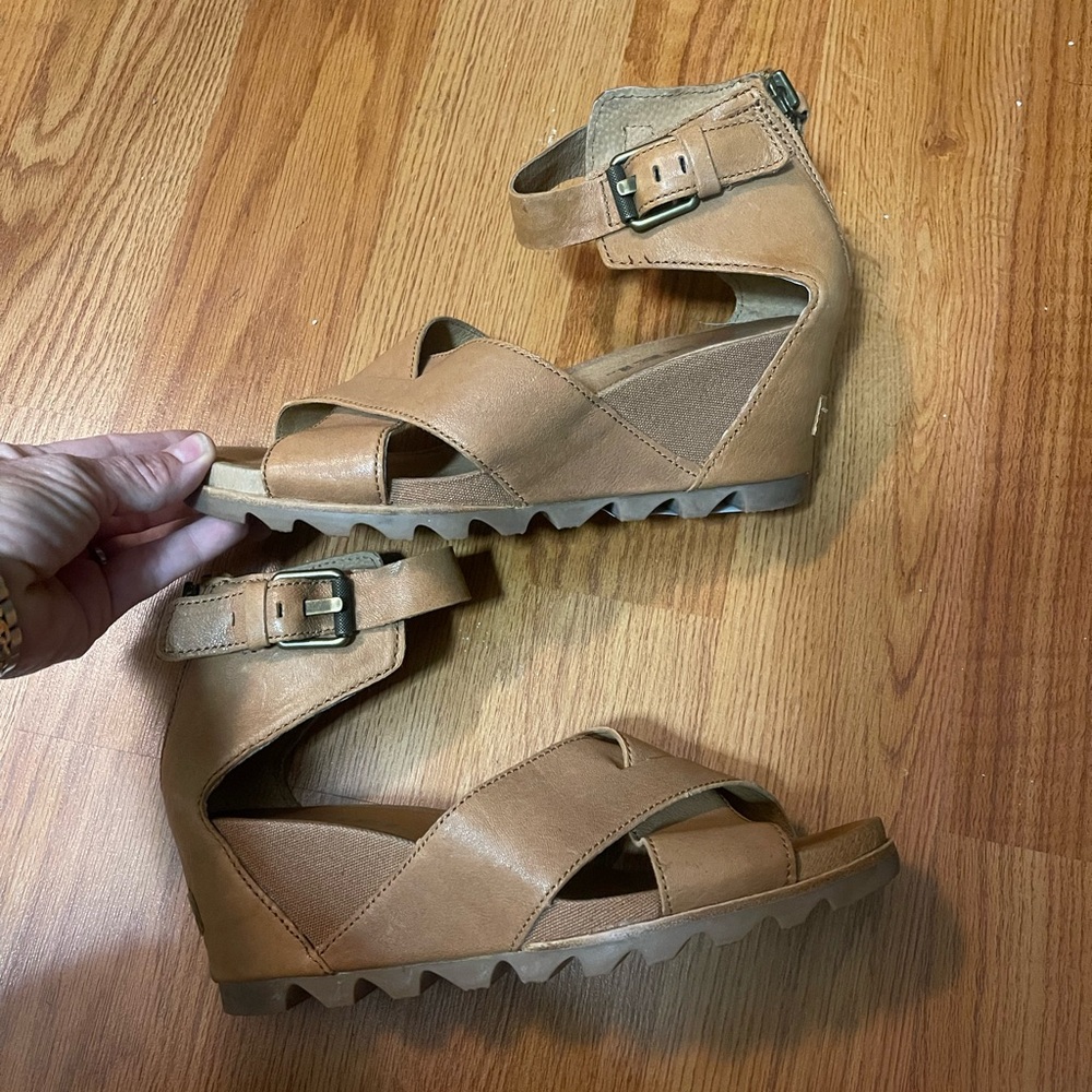 Sorel Joanie sandals